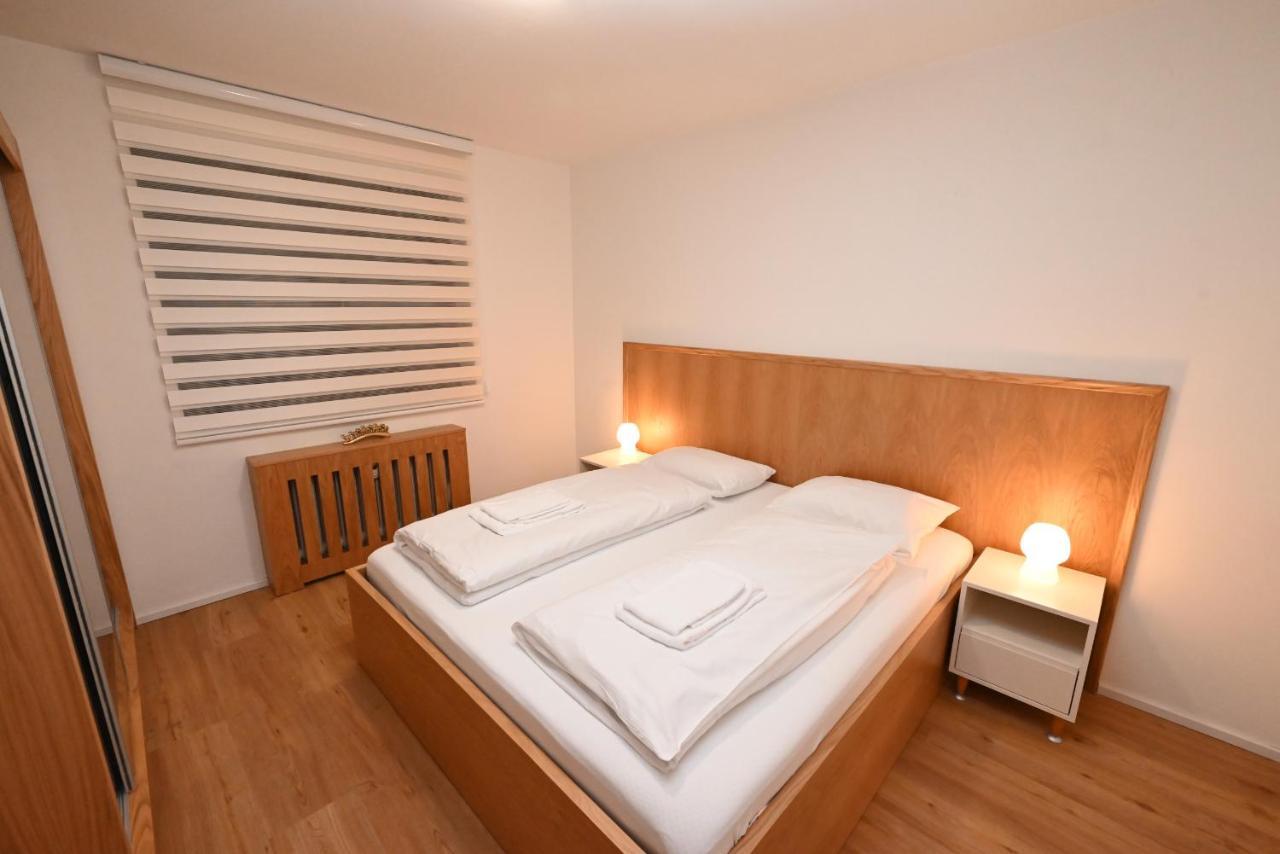 קפרון Apartment Vip 39C By Four Seasons Apartments מראה חיצוני תמונה