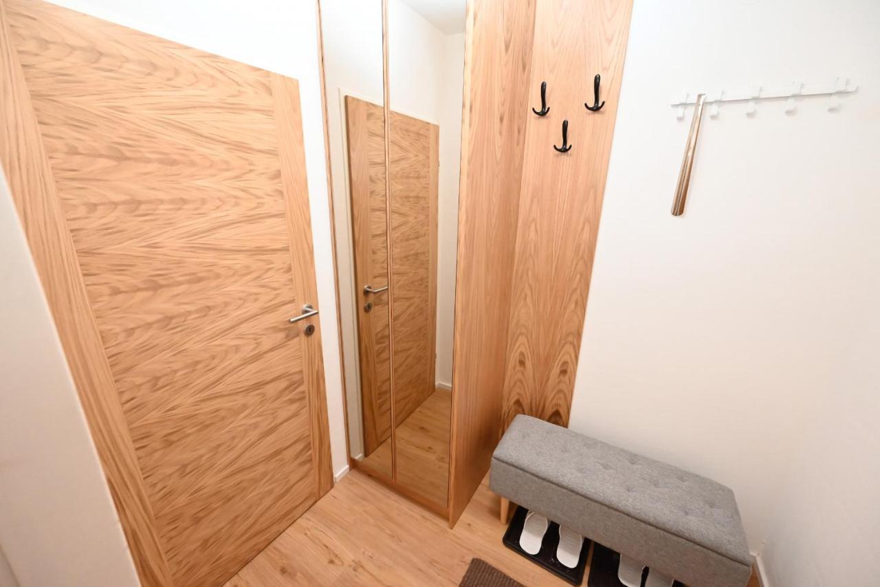 קפרון Apartment Vip 39C By Four Seasons Apartments מראה חיצוני תמונה