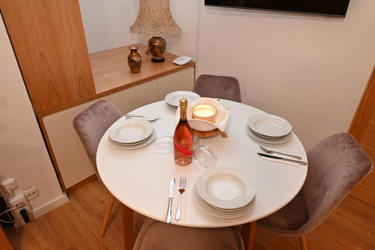 קפרון Apartment Vip 39C By Four Seasons Apartments מראה חיצוני תמונה