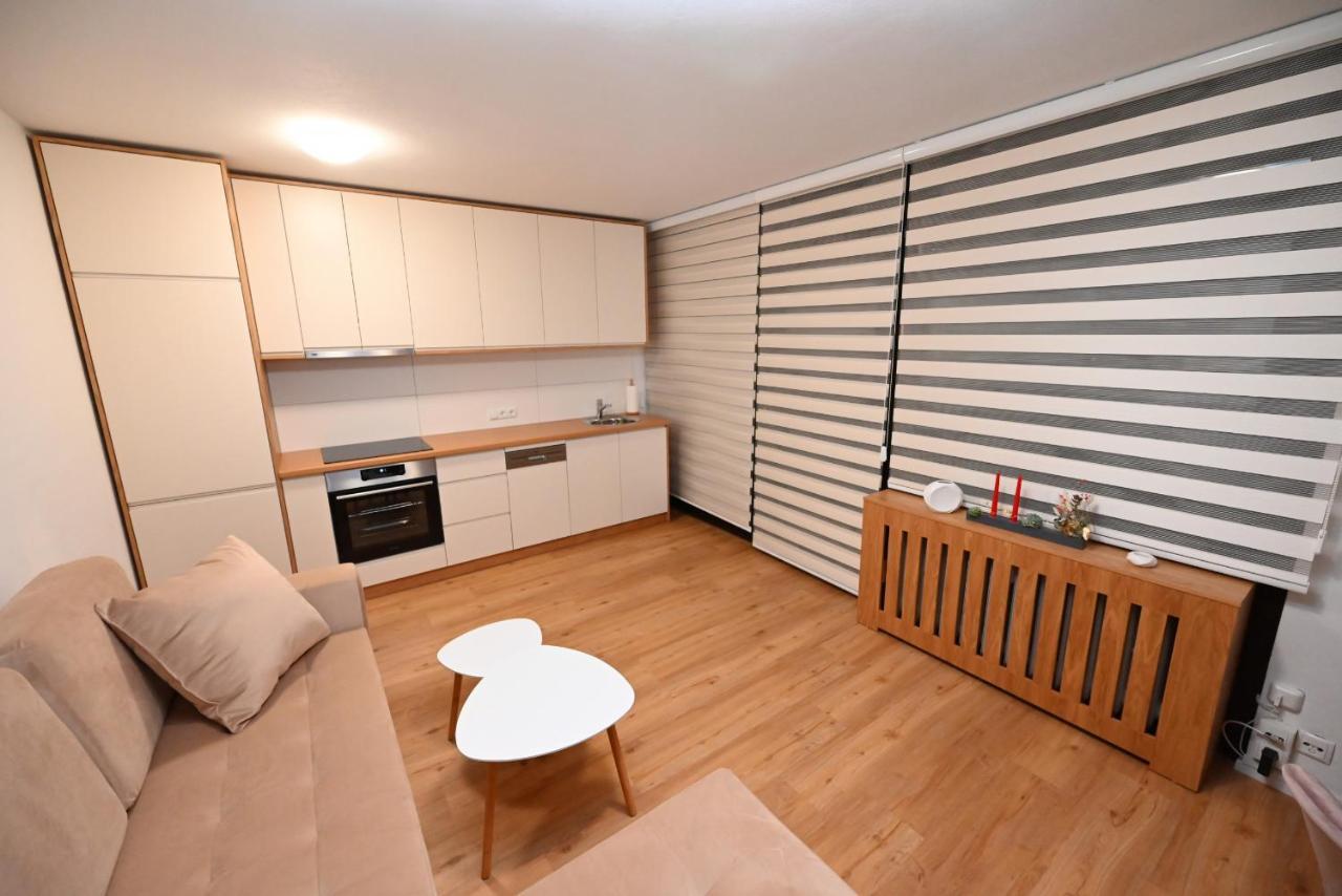 קפרון Apartment Vip 39C By Four Seasons Apartments מראה חיצוני תמונה