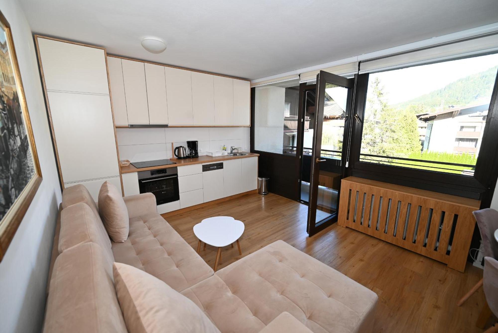 קפרון Apartment Vip 39C By Four Seasons Apartments מראה חיצוני תמונה